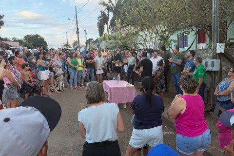 Asfalto na rua Rosa Chiossi vai facilitar o acesso ao bairro Frei Lency