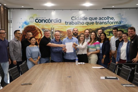 Britax assume pavimentação da Rosa Chiossi