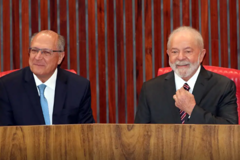 Lula confirma Alckmin como vice na chapa para 2026 e anuncia saída do ministério