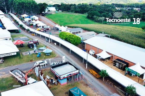 Governador Jorginho Mello participa da abertura do Tecnoeste 2026 em Concórdia